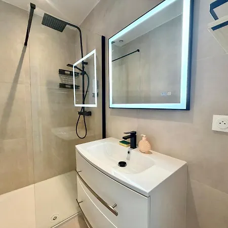 1 Chambre, Climatisé, Parking Saint-Raphaël